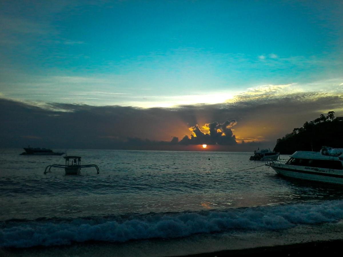 Coconut Beach Bungalows & Warung 2 Amed Exterior foto