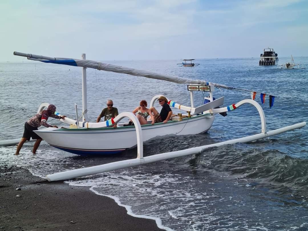 Coconut Beach Bungalows & Warung 2 Amed Exterior foto