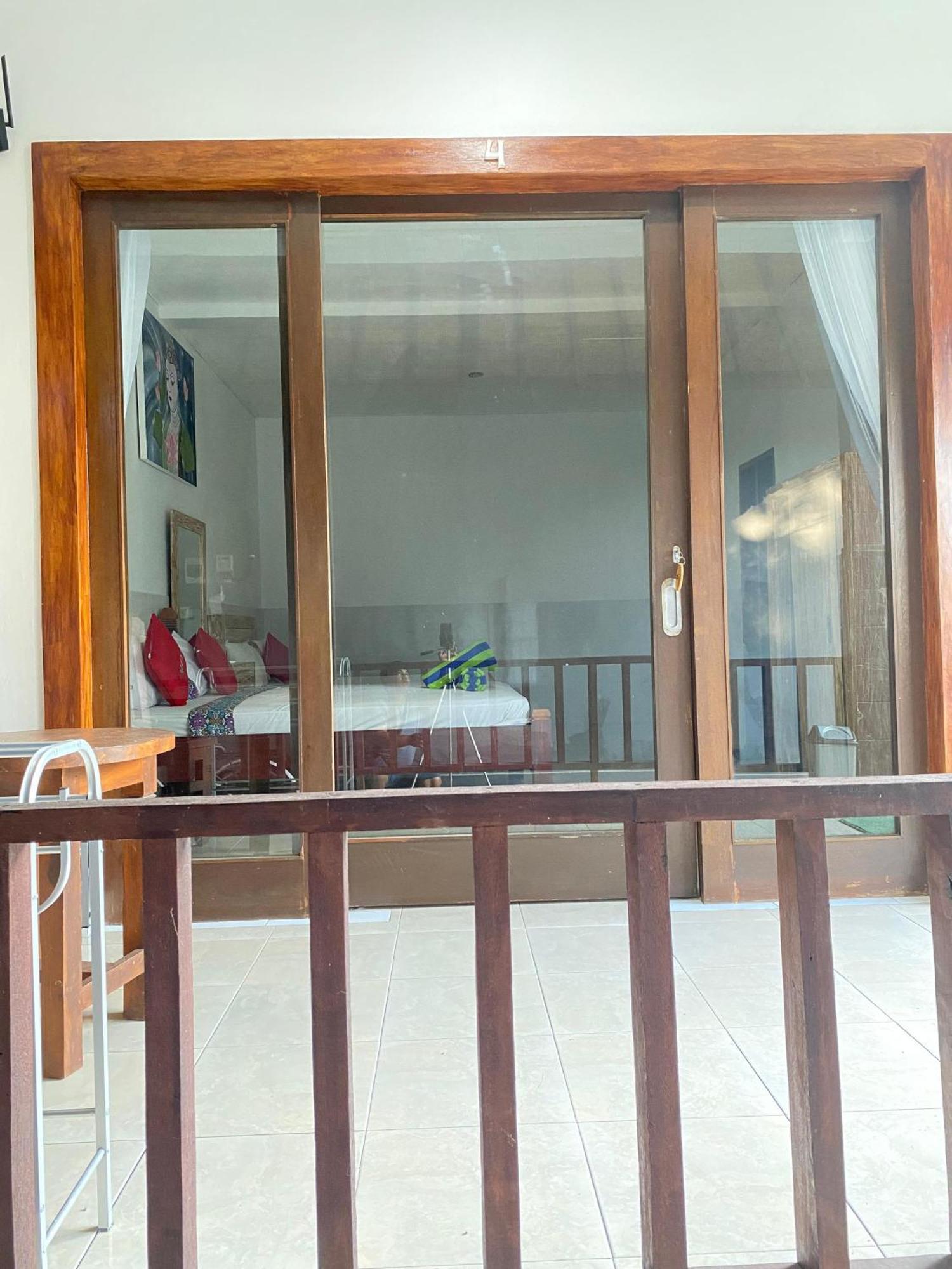 Coconut Beach Bungalows & Warung 2 Amed Exterior foto